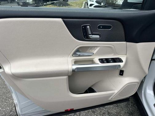 2021 Mercedes-Benz GLB 250 Base 4MATIC