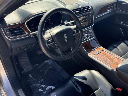 2018 Lincoln Continental Premiere