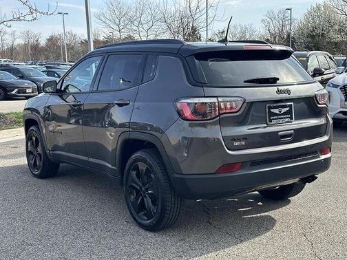 Granite Crystal Clearcoat Metallic 2018 Jeep Compass Altitude