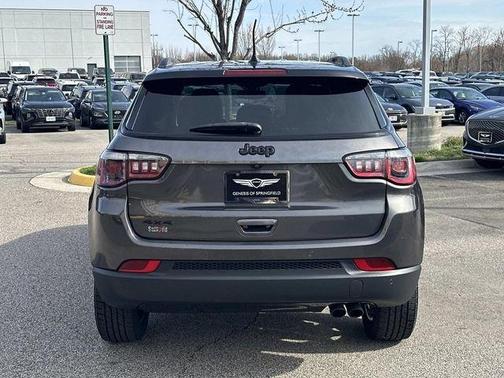 Granite Crystal Clearcoat Metallic 2018 Jeep Compass Altitude
