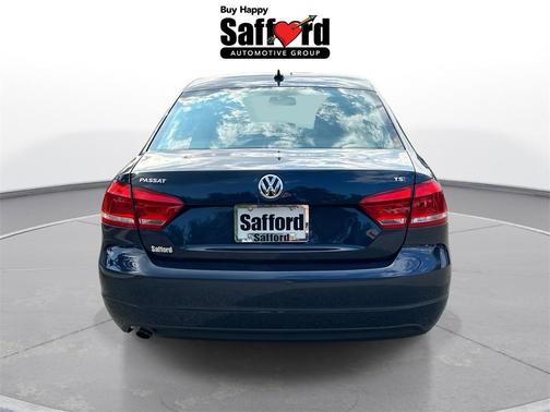 2014 Volkswagen Passat 1.8T Auto Wolfsburg Ed