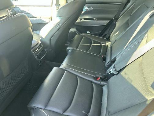 2022 Genesis GV70 2.5T