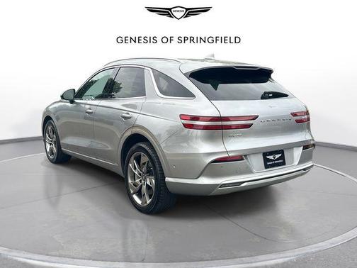 Silver 2023 Genesis Electrified GV70 Advanced