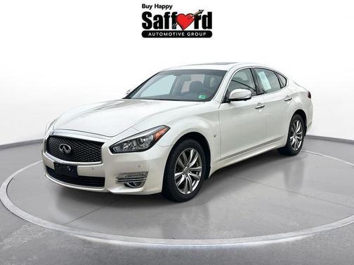 2018 INFINITI Q70 3.7X LUXE