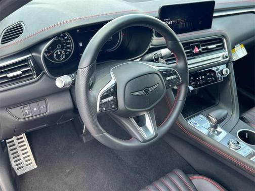2025 Genesis G70 2.5T