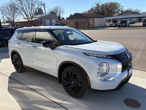 2023 Mitsubishi Outlander SE Black Edition