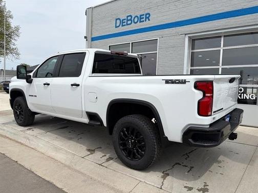 Summit White 2026 Chevrolet Silverado 3500 LT