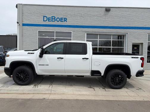 Summit White 2026 Chevrolet Silverado 3500 LT