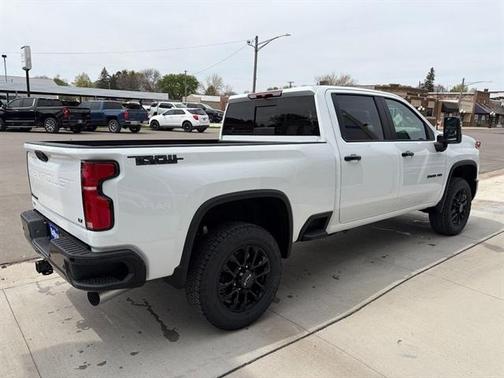 Summit White 2026 Chevrolet Silverado 3500 LT