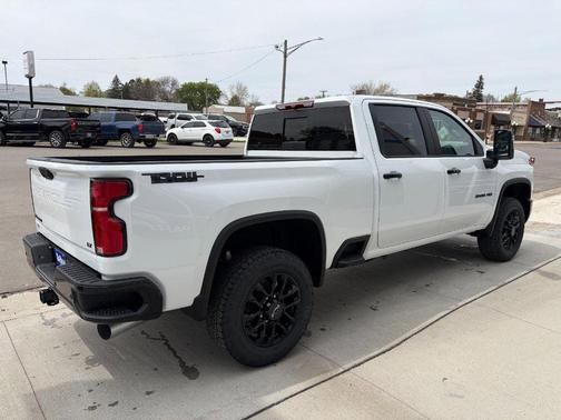 Summit White 2026 Chevrolet Silverado 3500 LT