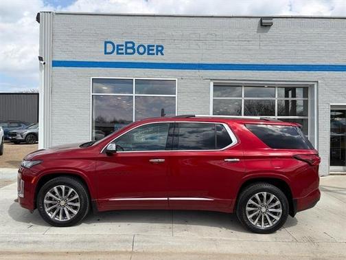 Cherry Red Tintcoat 2022 Chevrolet Traverse Premier