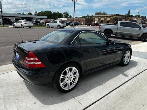 2004 Mercedes-Benz SLK-Class Base