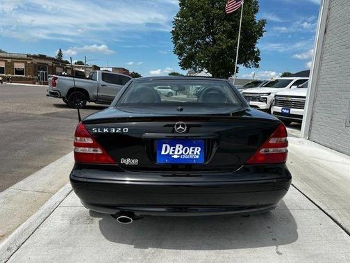 2004 Mercedes-Benz SLK-Class Base