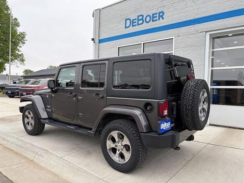 Granite Crystal Clearcoat Metallic 2017 Jeep Wrangler Unlimited Sahara