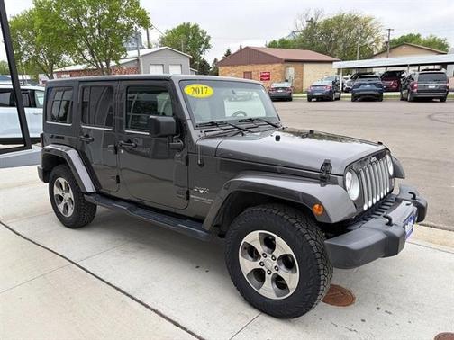 Granite Crystal Clearcoat Metallic 2017 Jeep Wrangler Unlimited Sahara