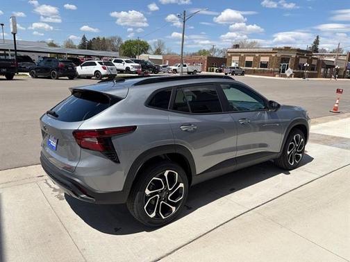 Sterling Gray Metallic 2026 Chevrolet Trax 2RS