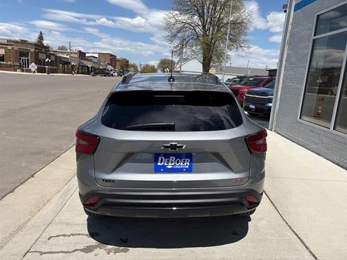 Sterling Gray Metallic 2026 Chevrolet Trax 2RS