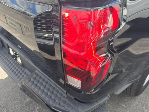 2025 Chevrolet Colorado WT