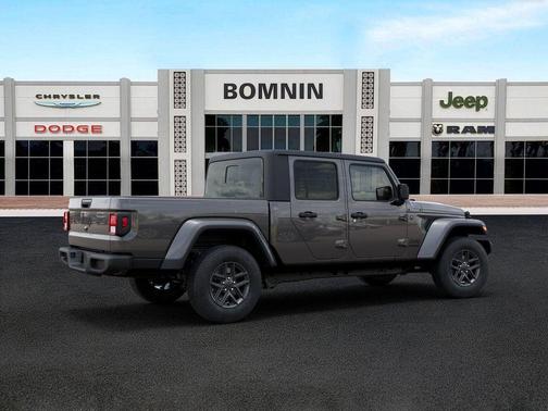 Granite Crystal Clearcoat Metallic 2026 Jeep Gladiator Sport
