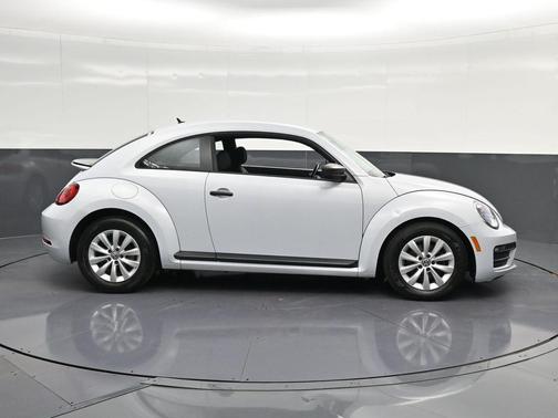 White Silver Metallic 2017 Volkswagen Beetle 1.8T S