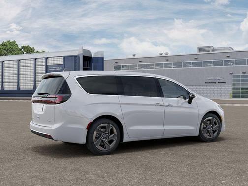 White 2027 Chrysler Pacifica LIMITED