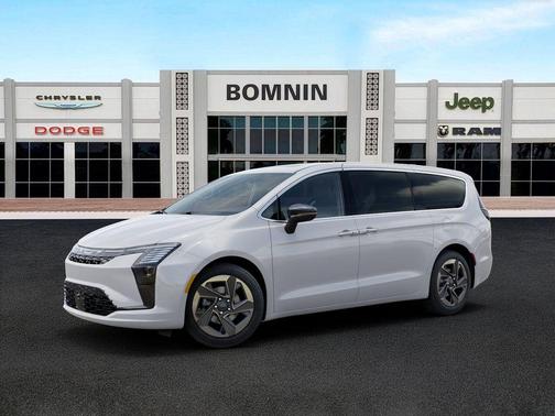 White 2027 Chrysler Pacifica LIMITED