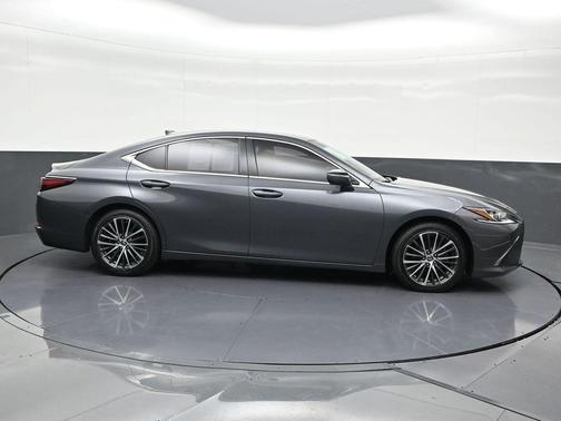 2022 Lexus ES 350 Base