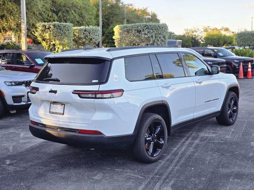 2025 Jeep Grand Cherokee L Laredo