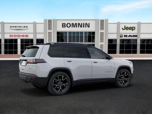 Bright White Clearcoat 2026 Jeep Cherokee Overland