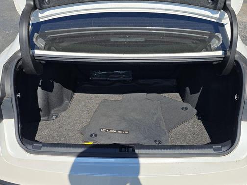 2022 Lexus IS 300 Base