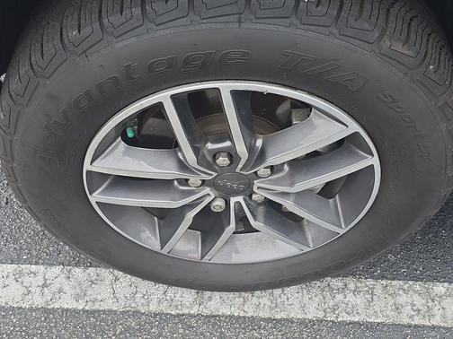 2019 Jeep Grand Cherokee Laredo E