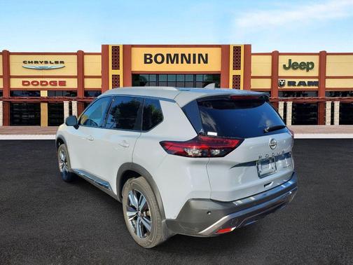 2022 Nissan Rogue SL