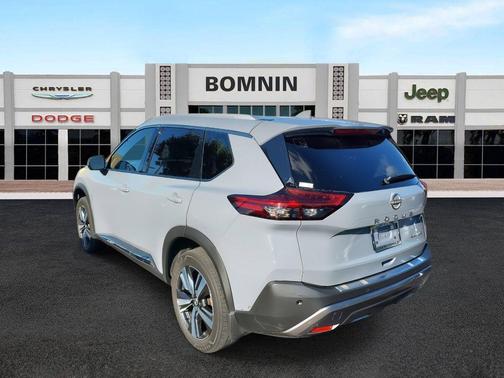 2022 Nissan Rogue SL