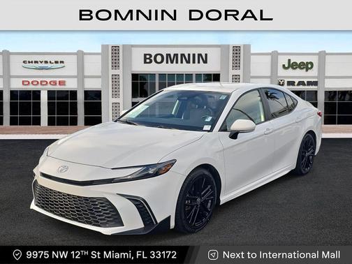 2025 Toyota Camry SE