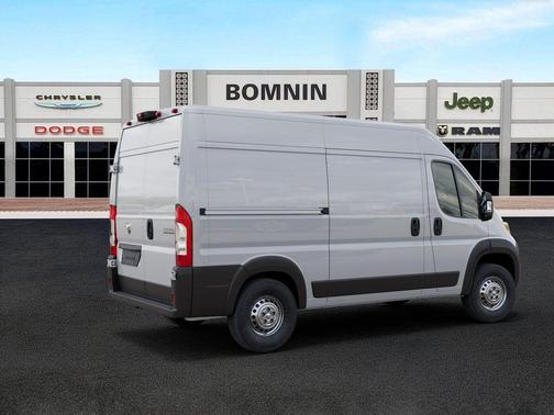 Bright White Clearcoat 2026 RAM ProMaster 1500 Base