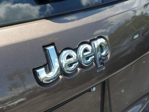 2017 Jeep Grand Cherokee Laredo