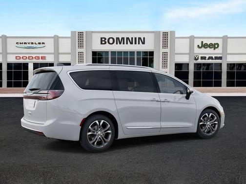 2026 Chrysler Pacifica Pinnacle