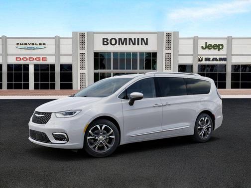 Bright White Clearcoat 2026 Chrysler Pacifica Pinnacle