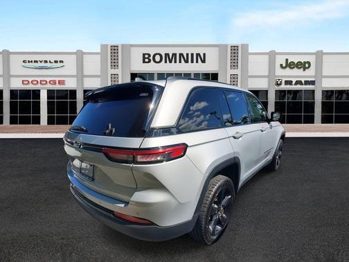 2022 Jeep Grand Cherokee Altitude