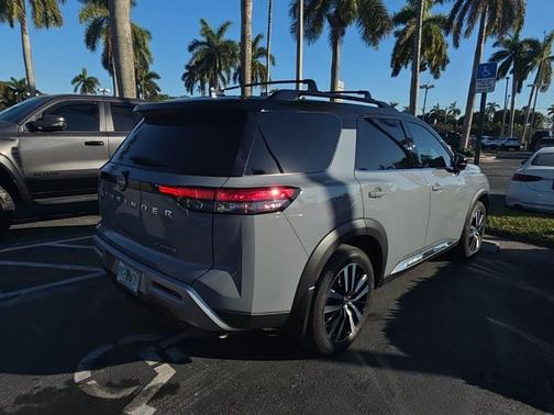 2024 Nissan Pathfinder Platinum