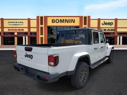 2025 Jeep Gladiator Sport