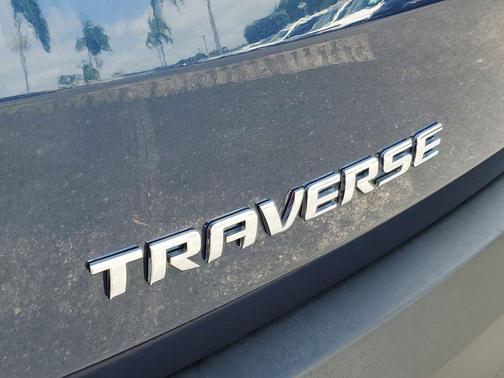 2022 Chevrolet Traverse LT Cloth
