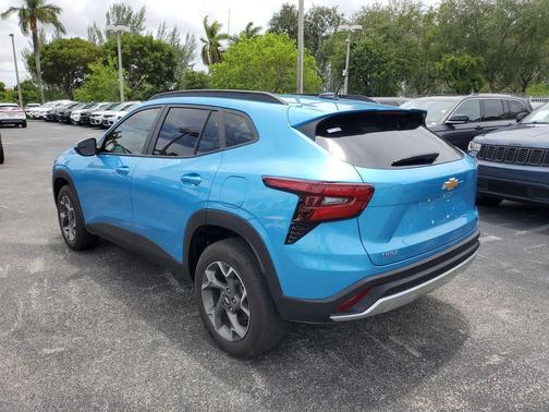 2025 Chevrolet Trax LT
