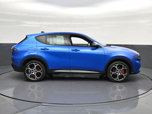 Blue Metallic 2024 Alfa Romeo Tonale Veloce