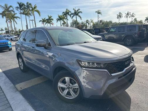 2022 Kia Sorento LX