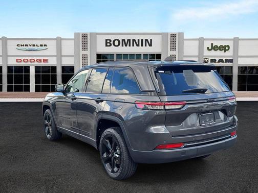 2022 Jeep Grand Cherokee Altitude
