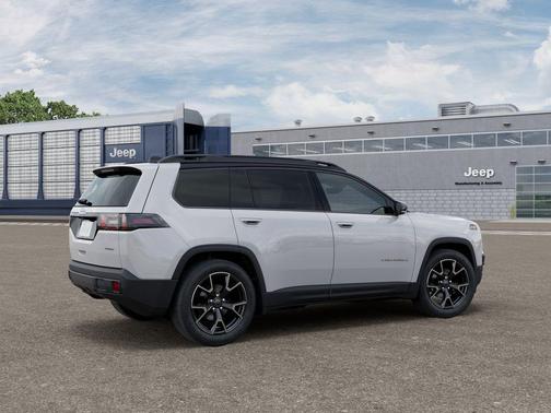Bright White Clearcoat 2026 Jeep Cherokee Overland