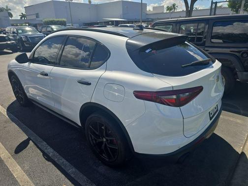 2020 Alfa Romeo Stelvio Base