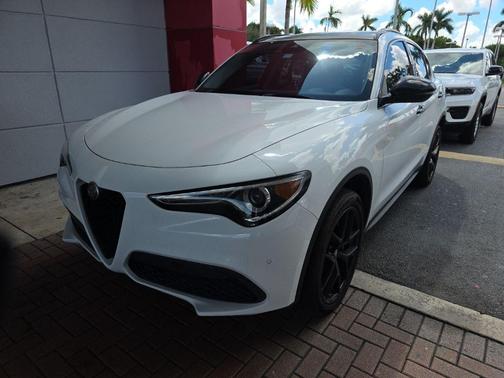 2020 Alfa Romeo Stelvio Base