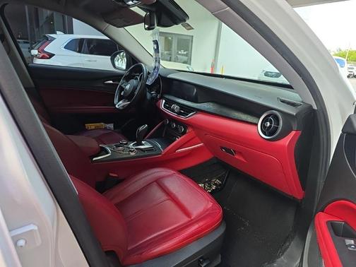 2020 Alfa Romeo Stelvio Base